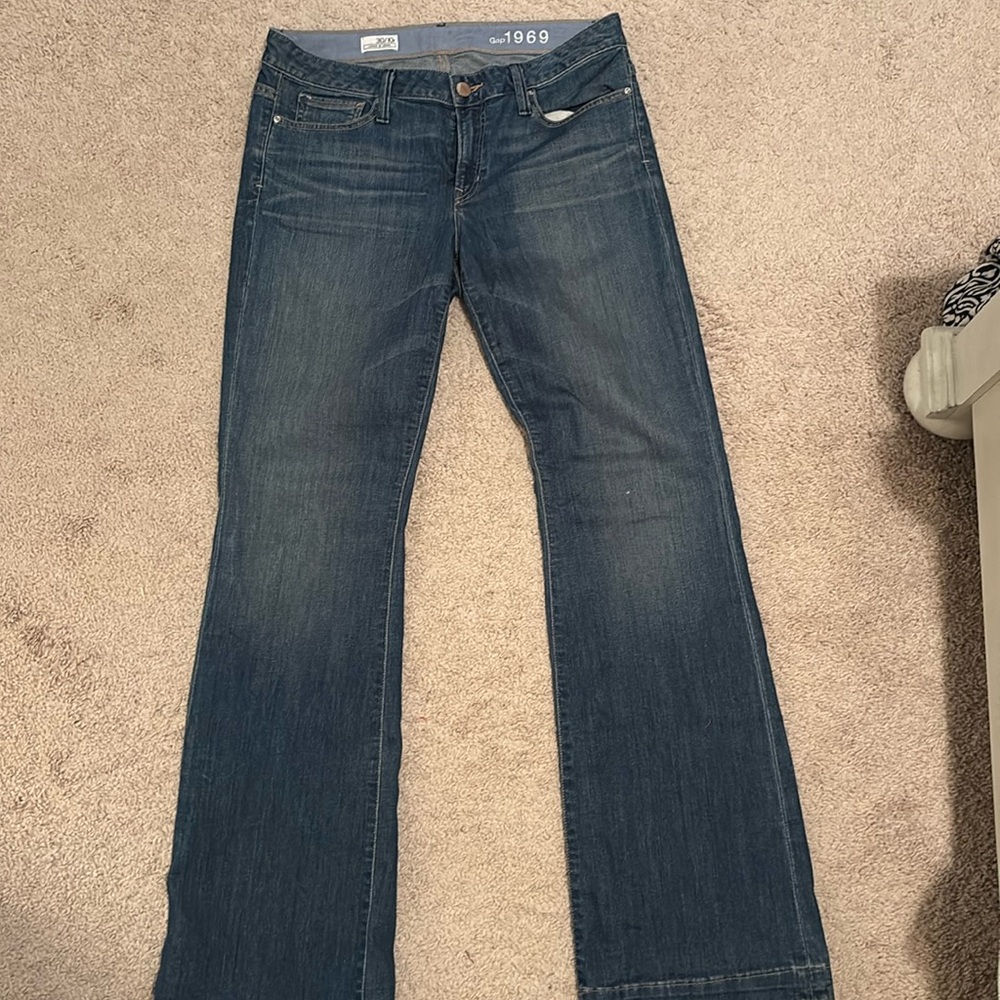 Gap 1969. Medium wash. Size 30/10L.